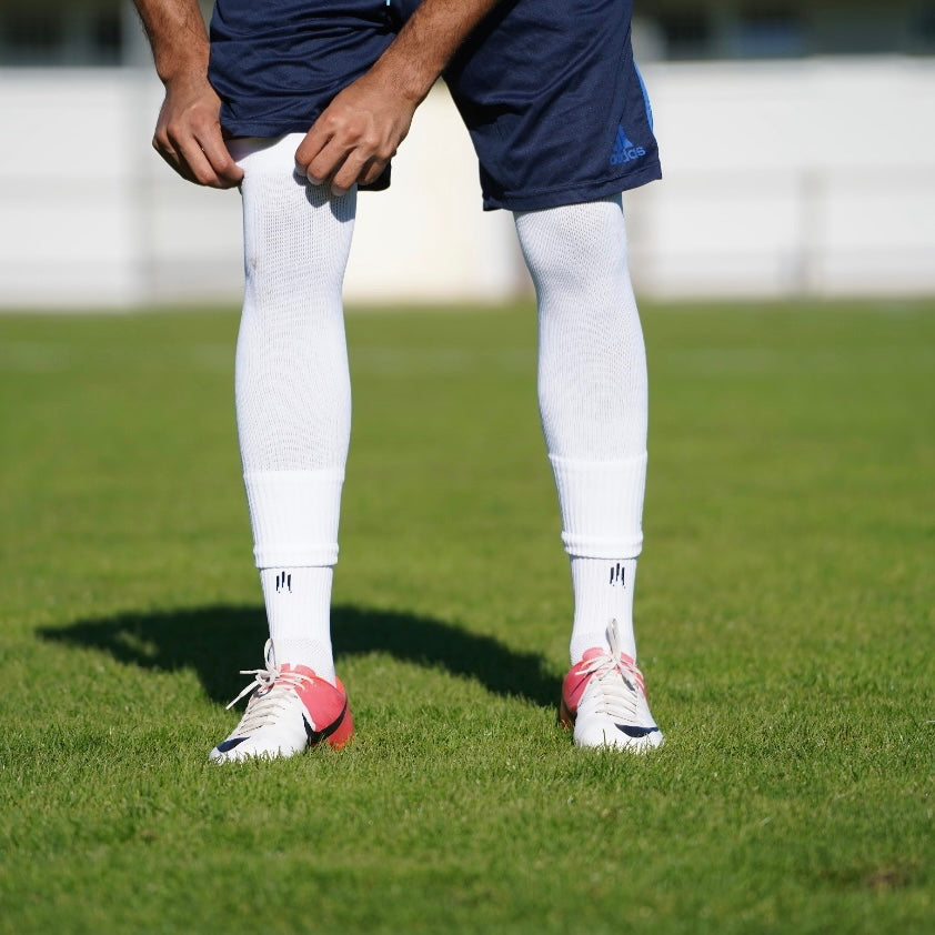 Chaussettes coupées de football blanches